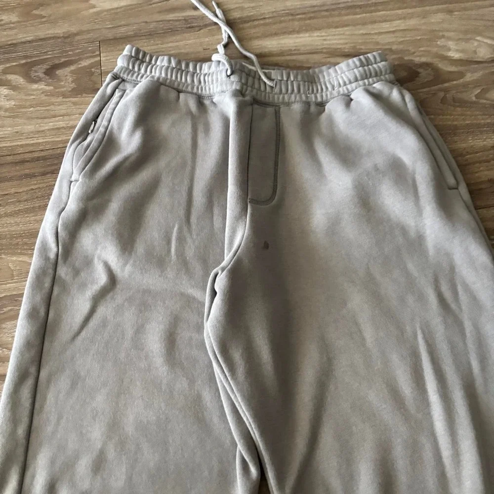 Vintage Y2K/2000s Baggy Grey Hollister Skater Sweatpants! Size M